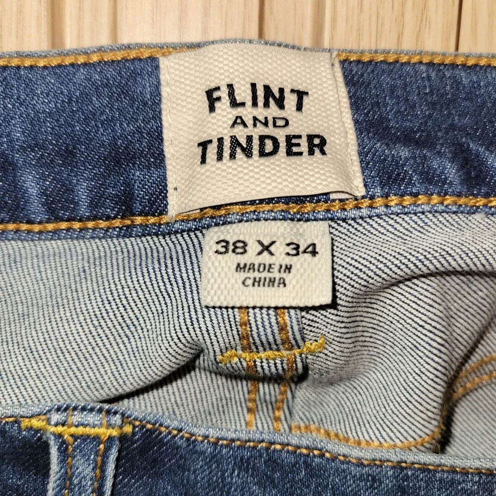 Flint and Tinder Mens Straight Fit Jeans 38x34 Medium Wash Blue F-520032 NWT